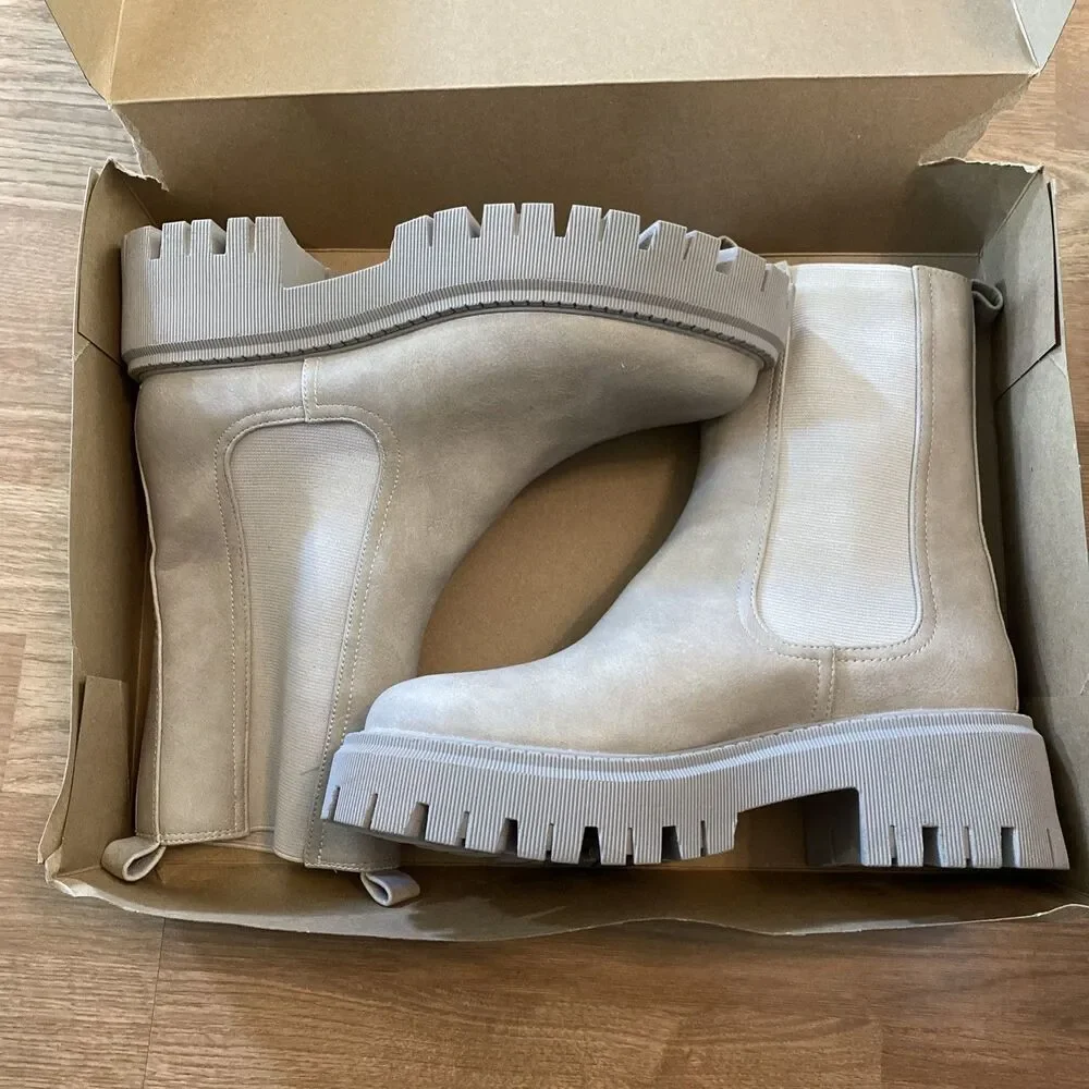 DV Dolce Vita Garden Pull On Chelsea Boots Size 7.5M NWOB Stone Color - Picture 3 of 10